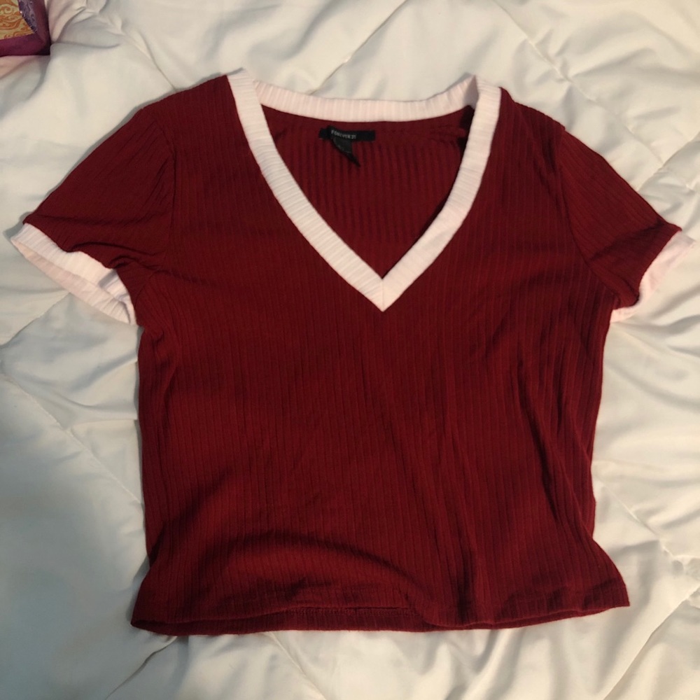 Cropped V-neck Tee